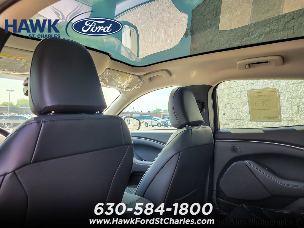 2025 FORD MUSTANG MACH-E - Image 8