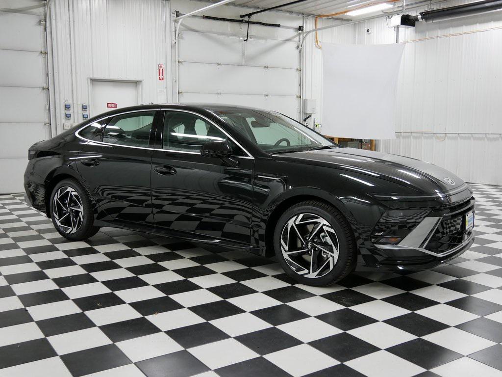2026 Hyundai Sonata SEL's photo