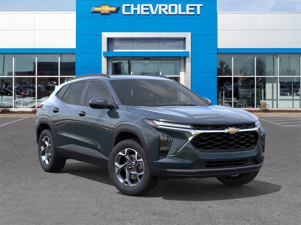 2026 Chevrolet Trax LT photo 2