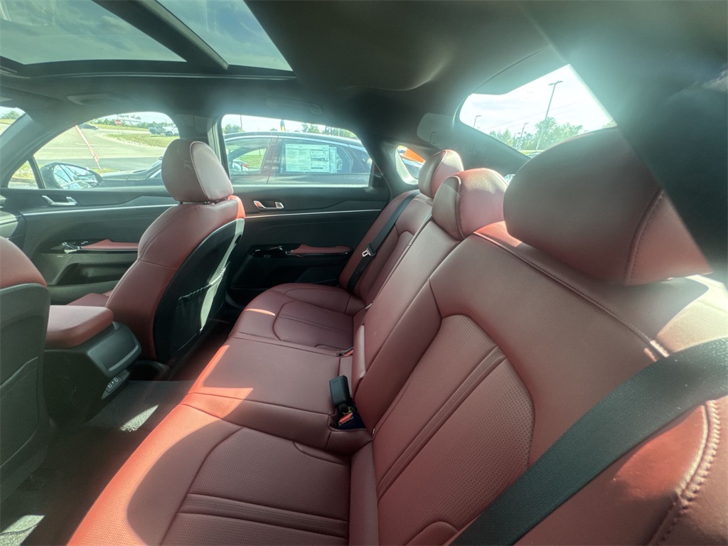 2026 Kia K5 GT-Line photo 11