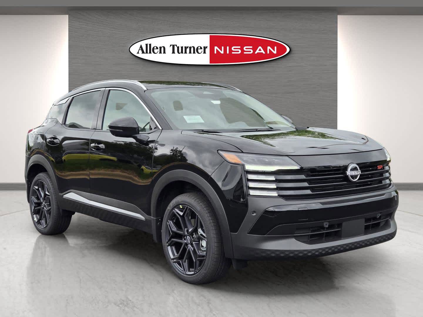 2025 Nissan Kicks SR's photo