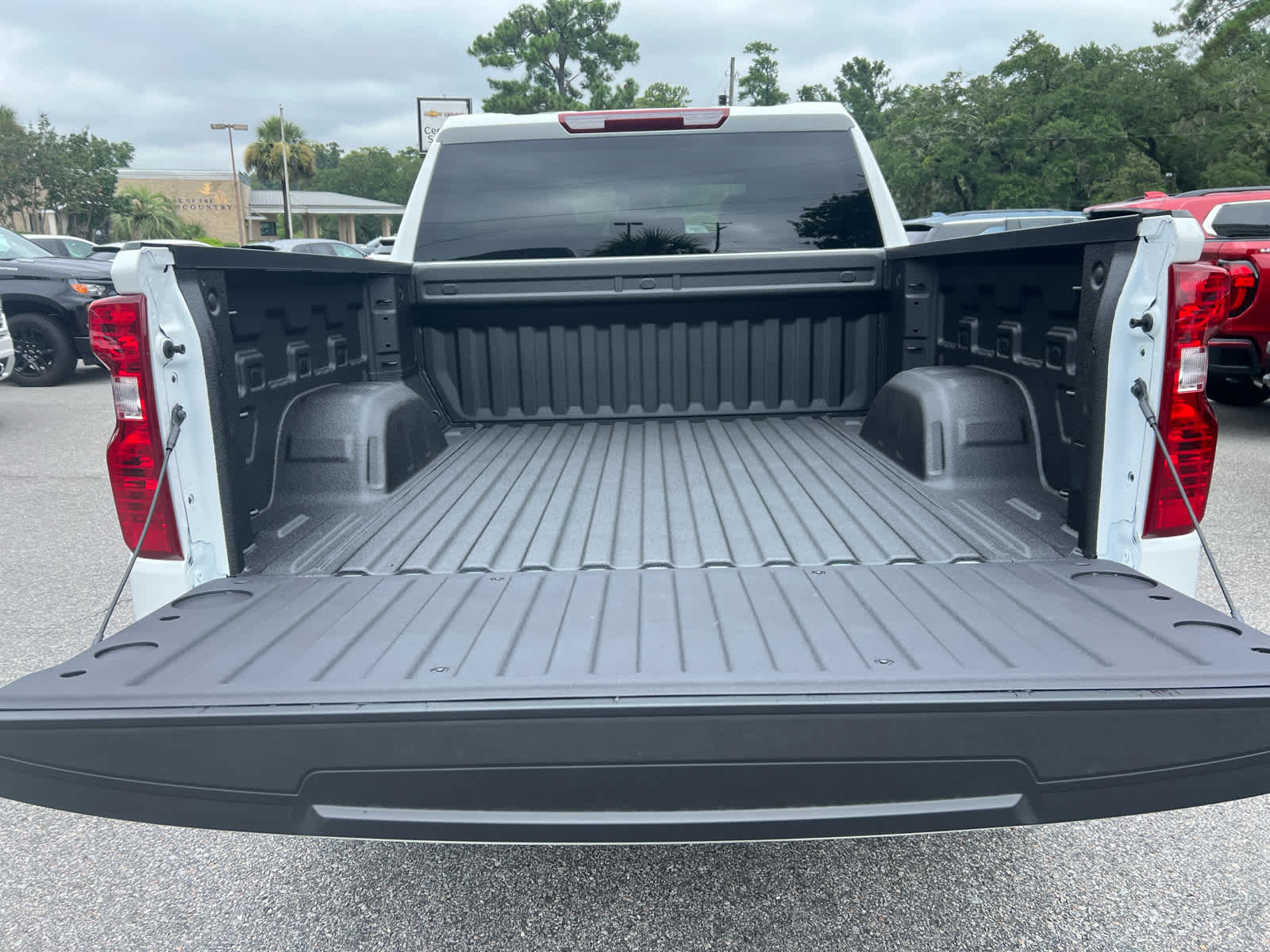 2025 Chevrolet Silverado 1500 photo 6