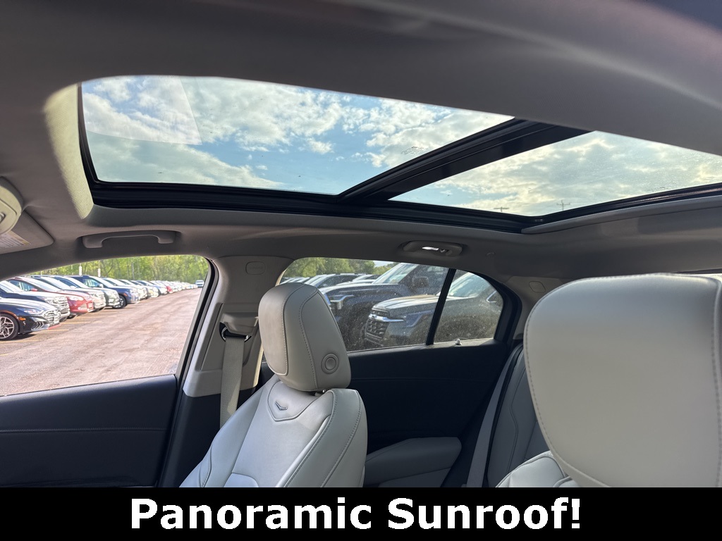 2019 Cadillac XT4 Premium Luxury photo 3