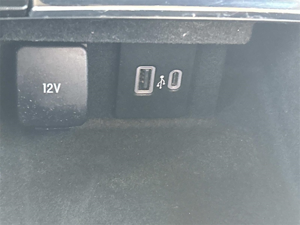 2022 Lincoln Corsair Standard photo 32
