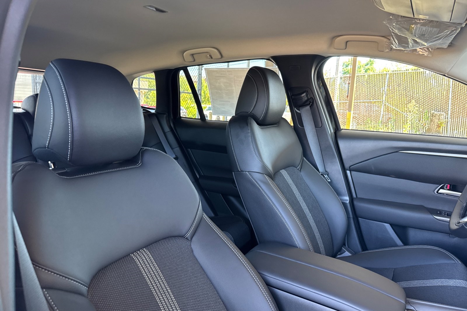 2025 Mazda CX-50 2.5 S Preferred photo 17