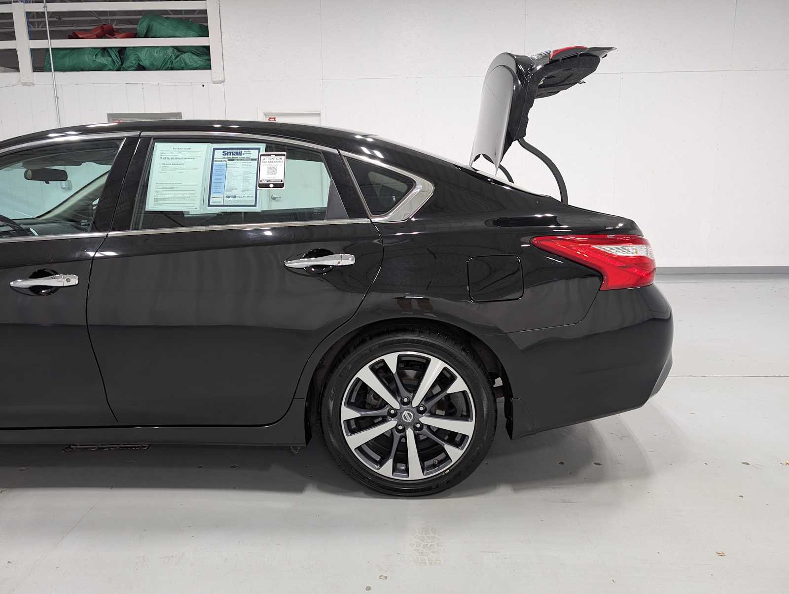 2016 Nissan Altima 2.5 SR photo 10