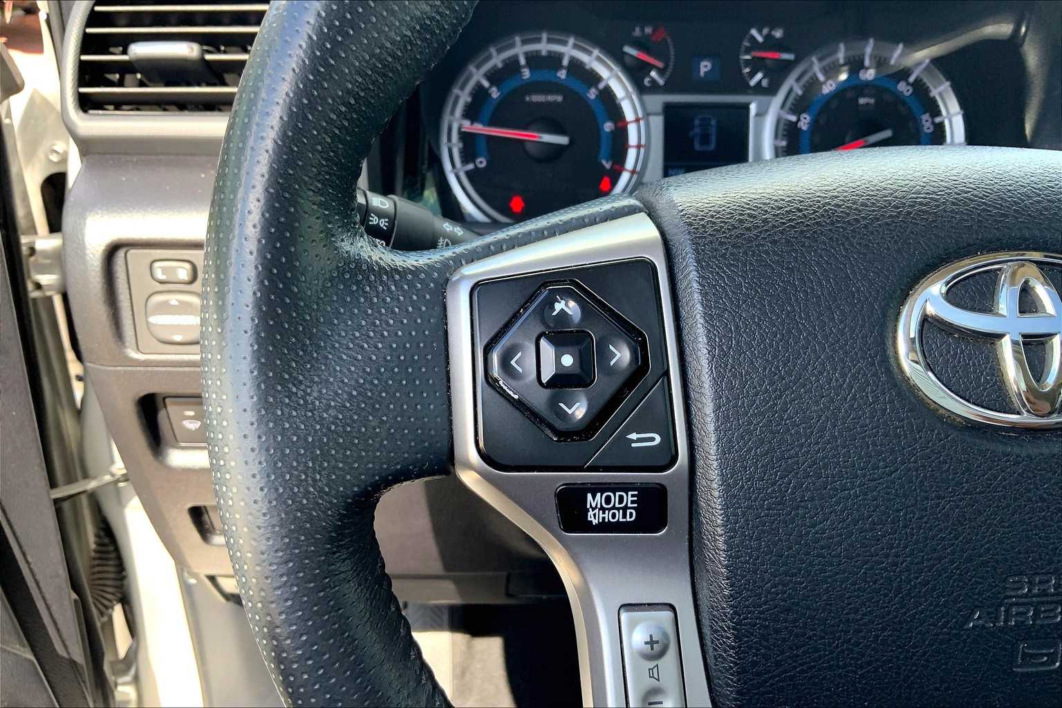 2014 Toyota 4Runner Limited photo 22