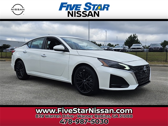 2025 Nissan Altima SV's photo