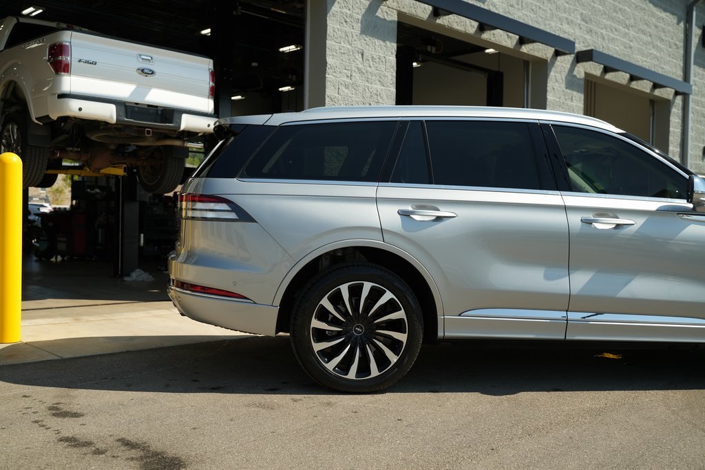 2022 Lincoln Aviator Black Label Grand Touring photo 3