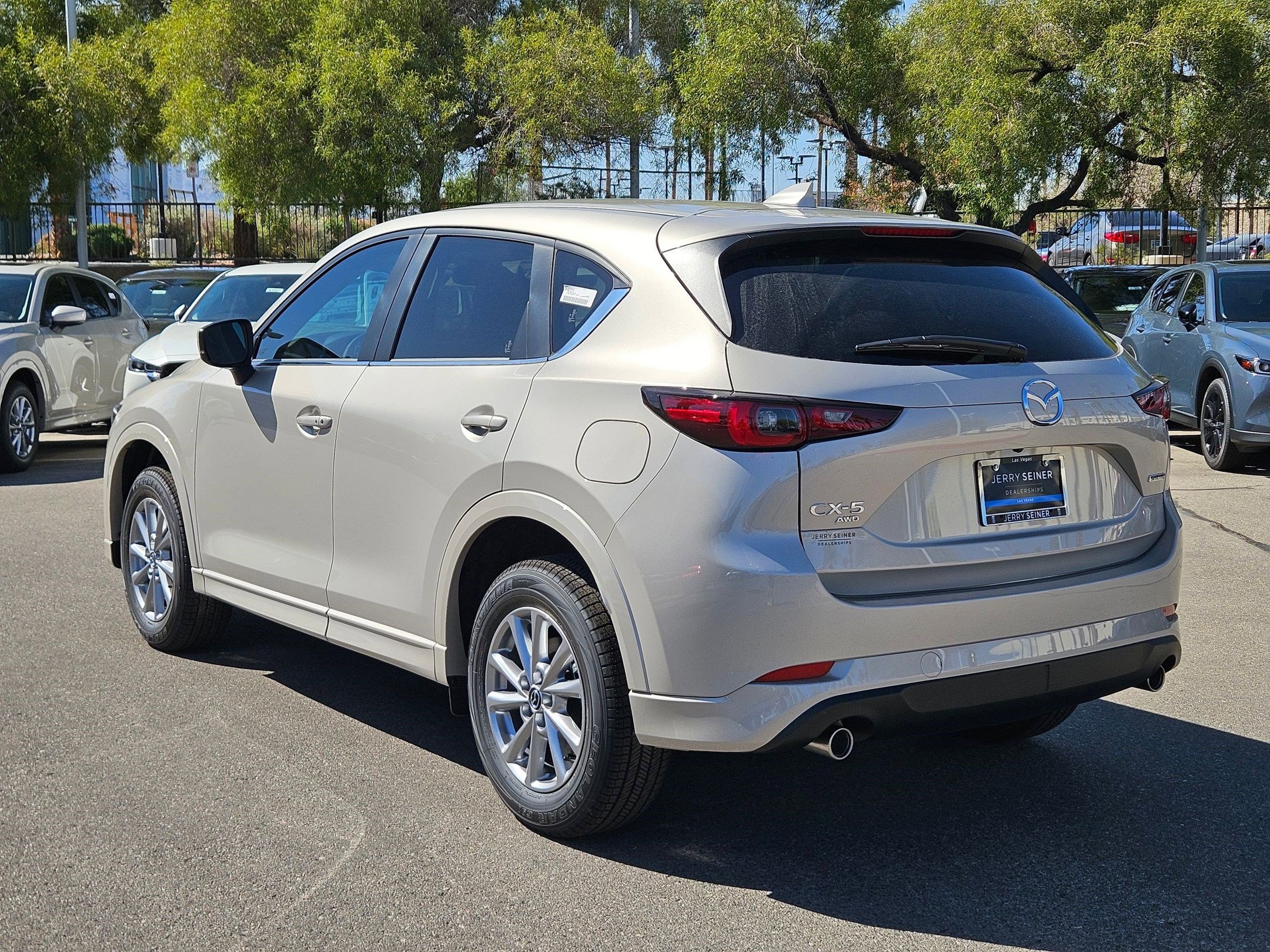 2025 Mazda CX-5 2.5 S Preferred photo 3