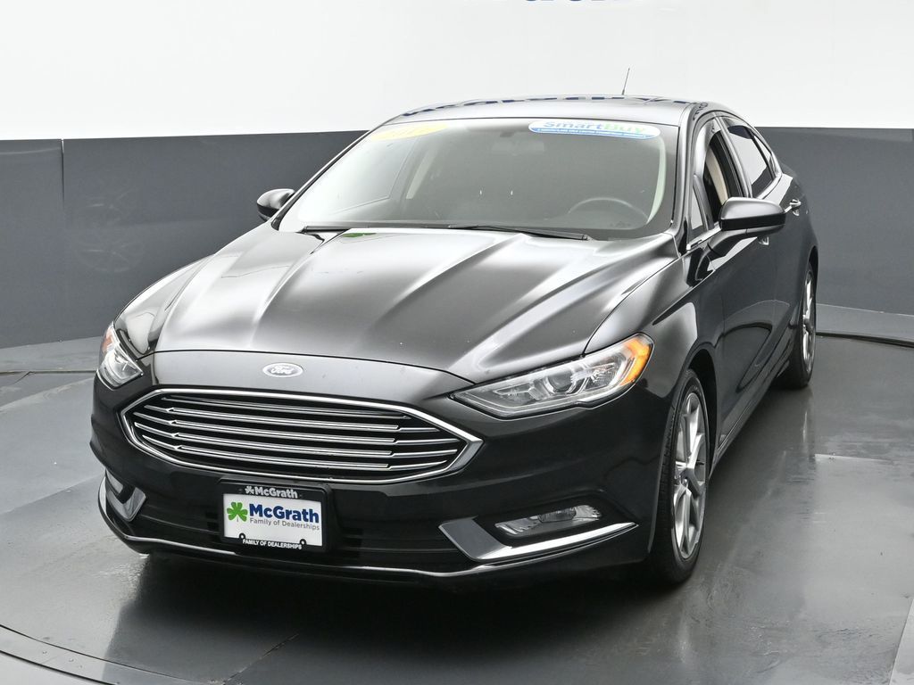 2017 Ford Fusion SE photo 3