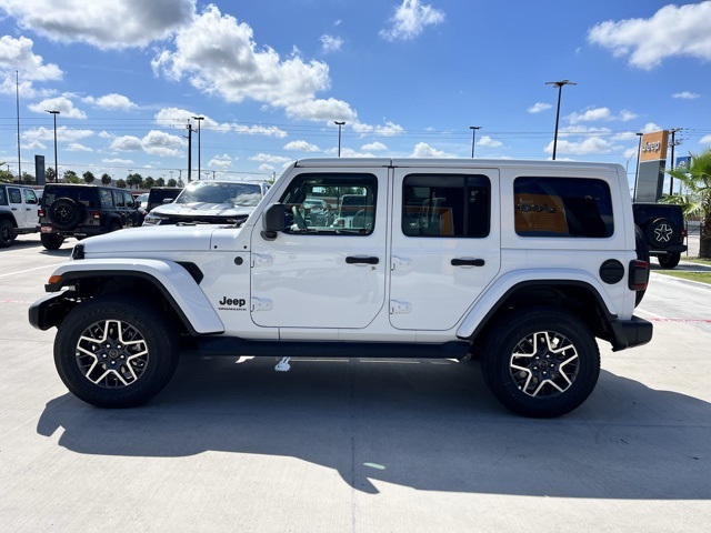 2025 Jeep Wrangler Sahara photo 4
