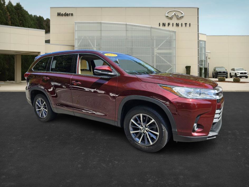 2019 Toyota Highlander XLE photo 2