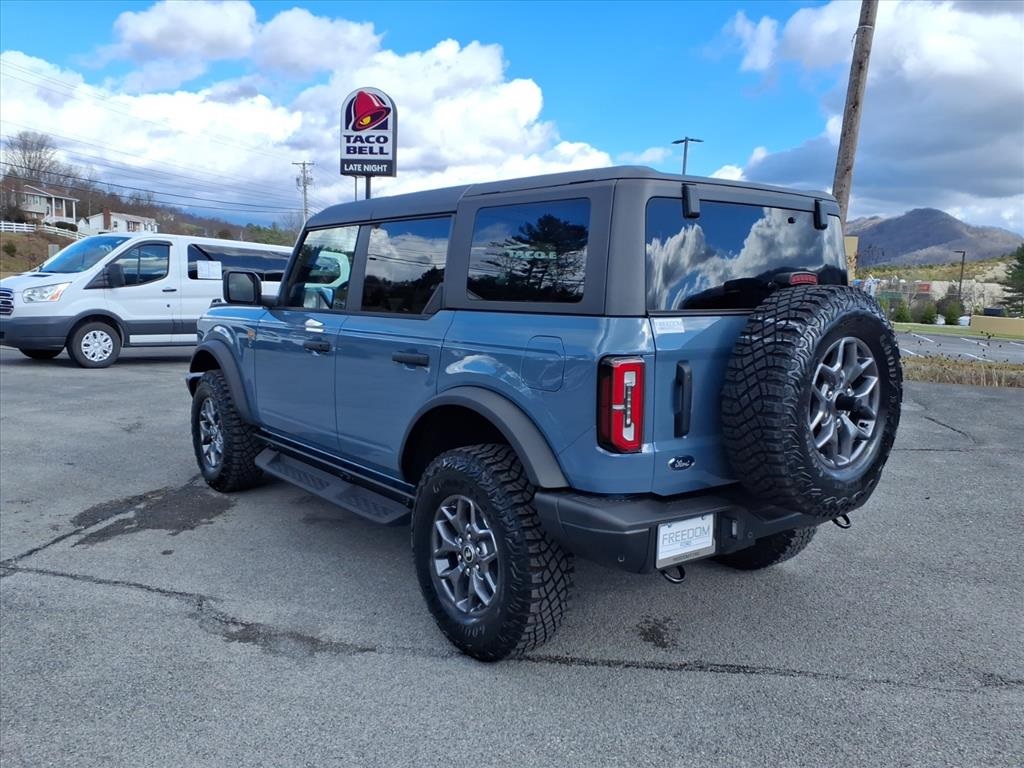 2025 Ford Bronco Badlands photo 3