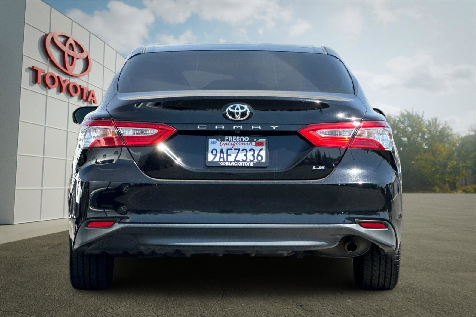 2018 Toyota Camry SE XLE photo 4