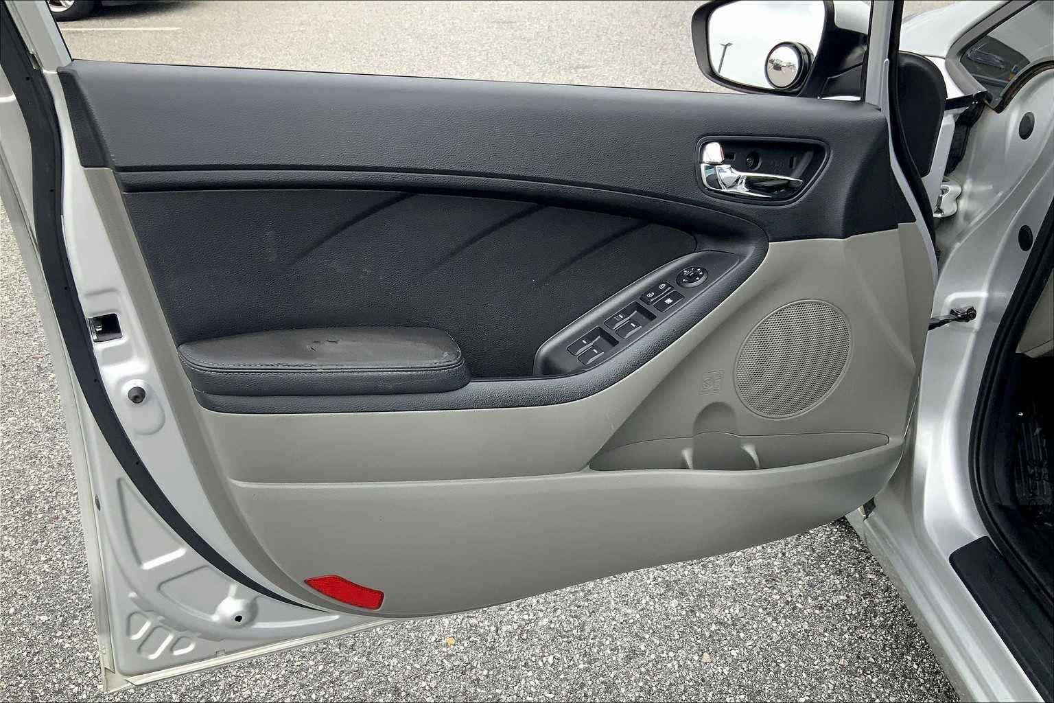 2016 Kia Forte LX photo 19