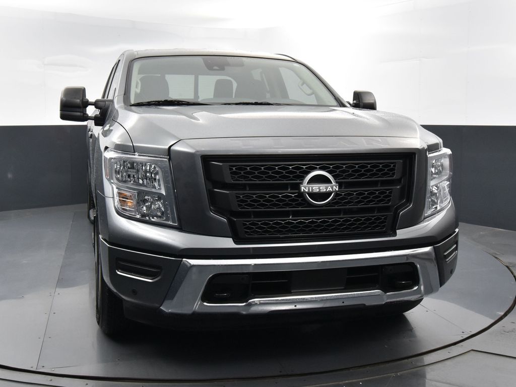 2024 Nissan Titan SV photo 2