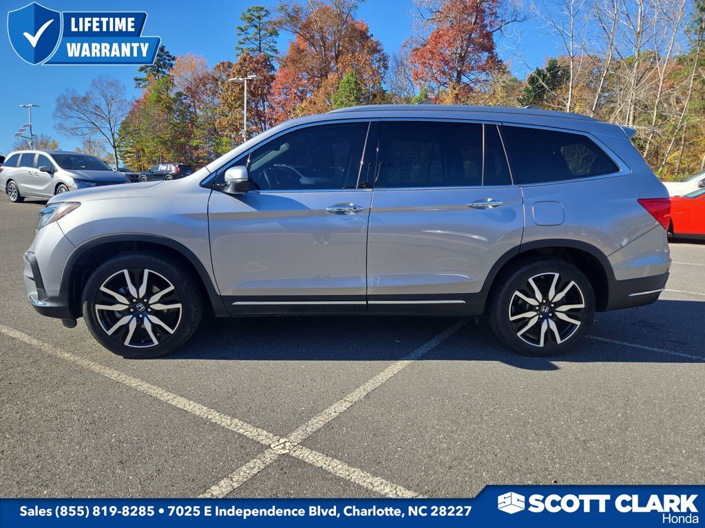 2021 Honda Pilot Touring photo 2