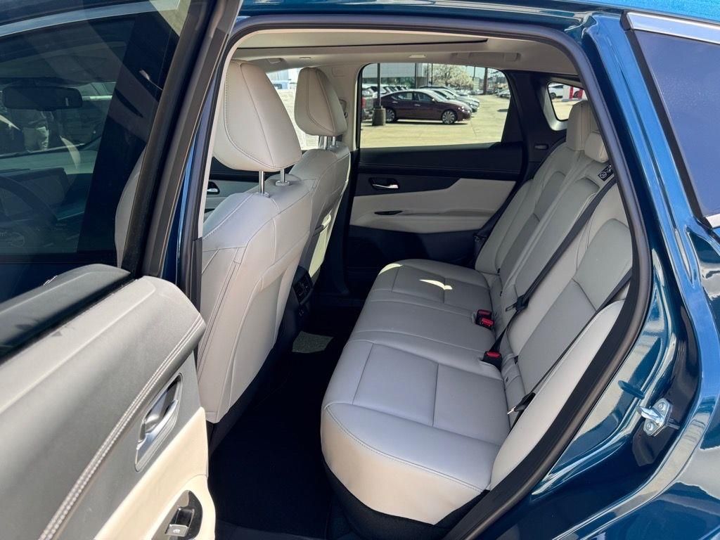 2025 Nissan Murano SL photo 10