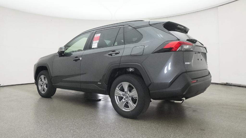 2025 Toyota RAV4 Hybrid XLE photo 14