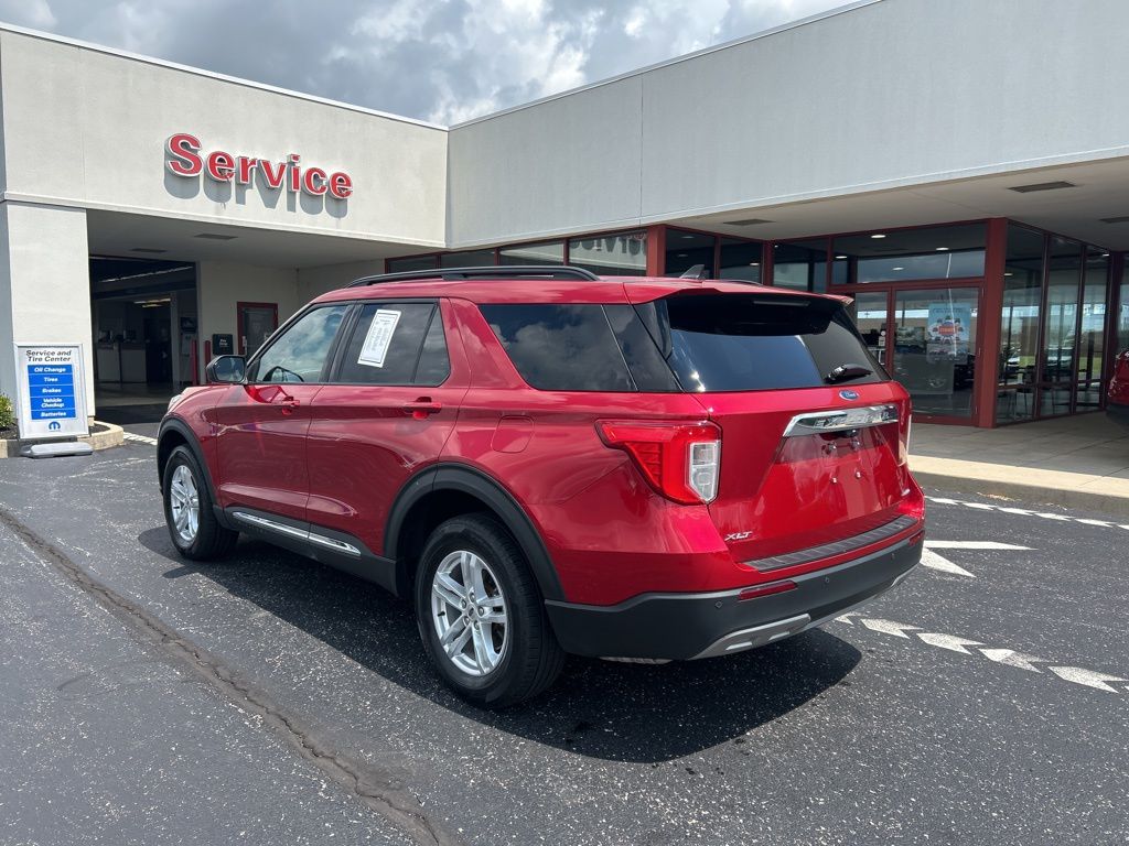 2022 Ford Explorer XLT photo 2