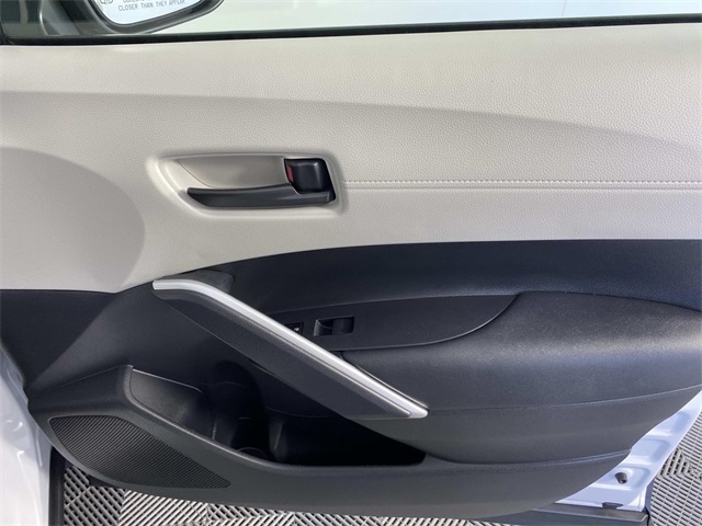 2023 Toyota Corolla Cross LE photo 21
