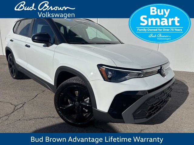 2026 Volkswagen Taos SE Black's photo