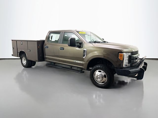 2017 Ford F-350 Super Duty Chassis Cab
