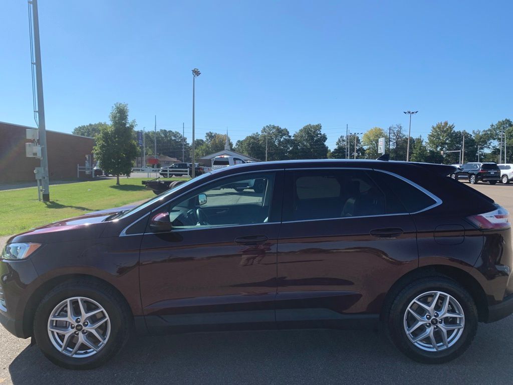 2024 Ford Edge SEL photo 4