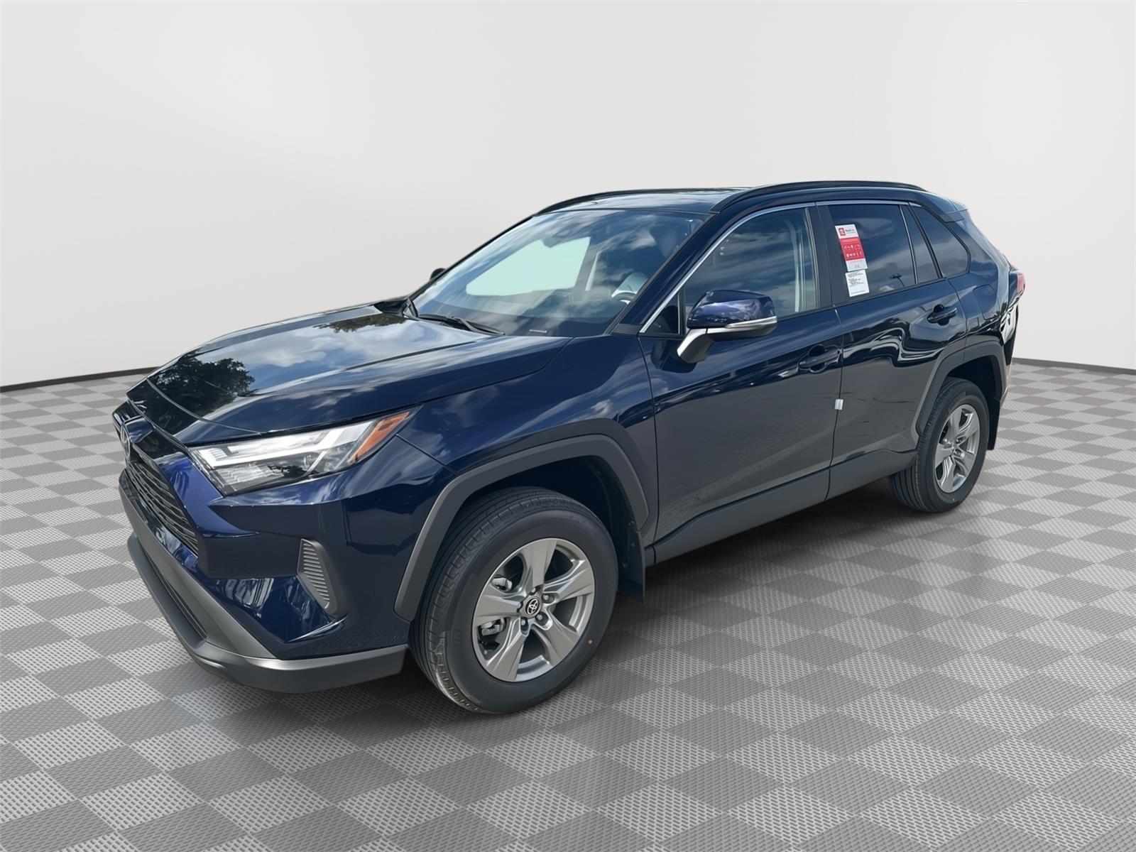 2025 Toyota RAV4 XLE's photo