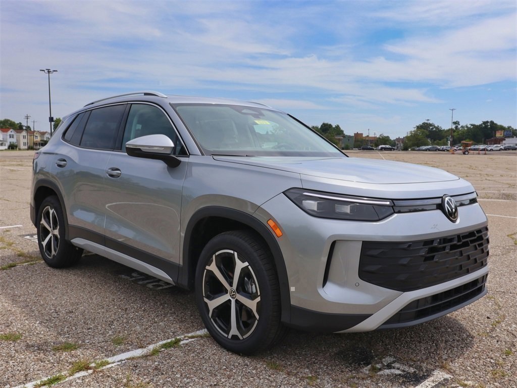 2025 Volkswagen Tiguan SE photo 6