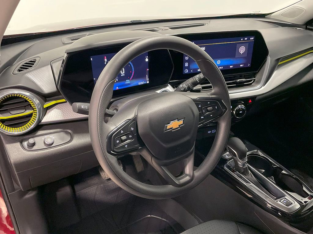 2024 Chevrolet Trax LT photo 13