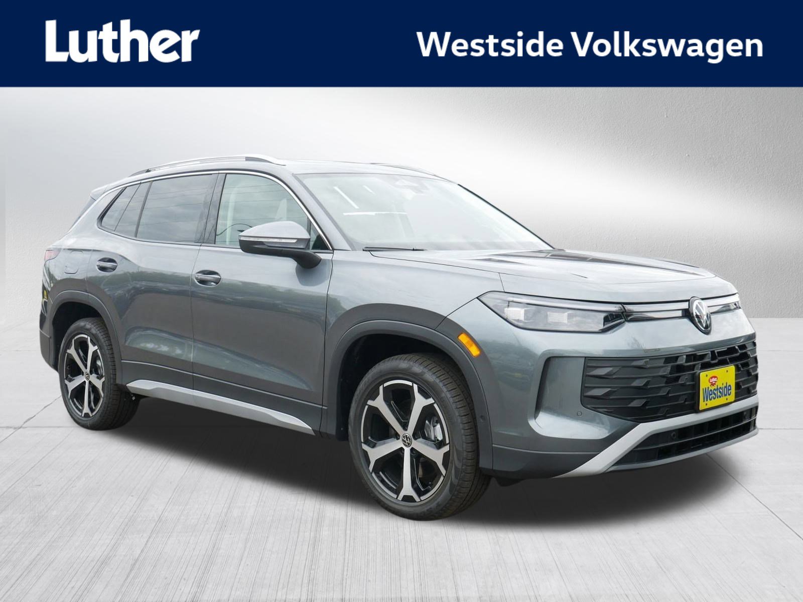 2025 Volkswagen Tiguan SE's photo