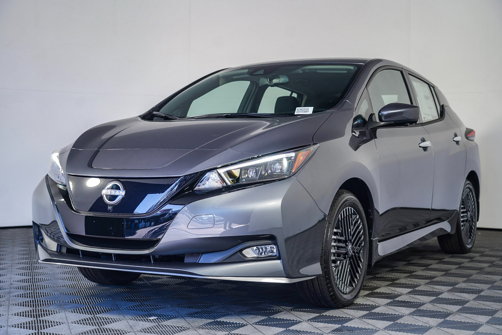 2025 Nissan Leaf SV Plus photo 5