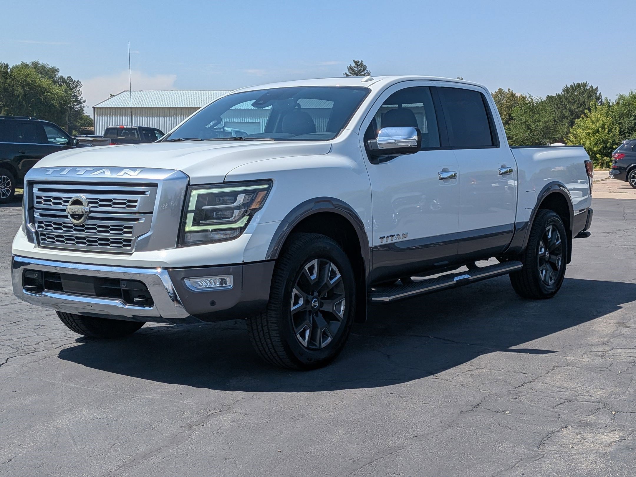 2021 Nissan Titan Platinum Reserve photo 4