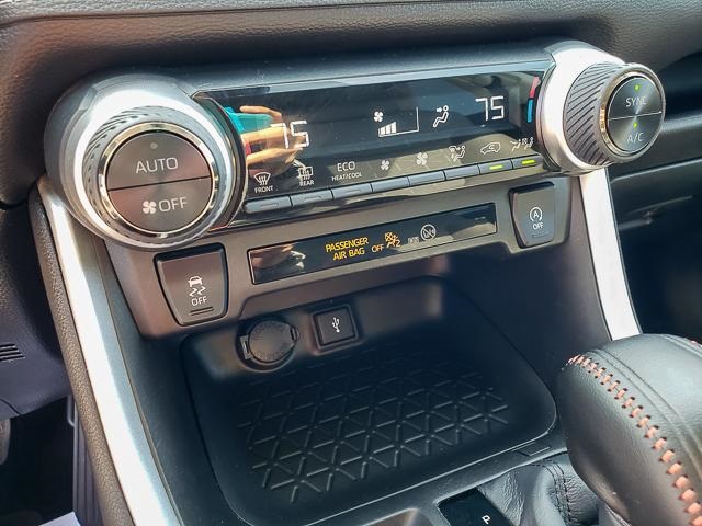 2022 Toyota RAV4 XLE photo 9