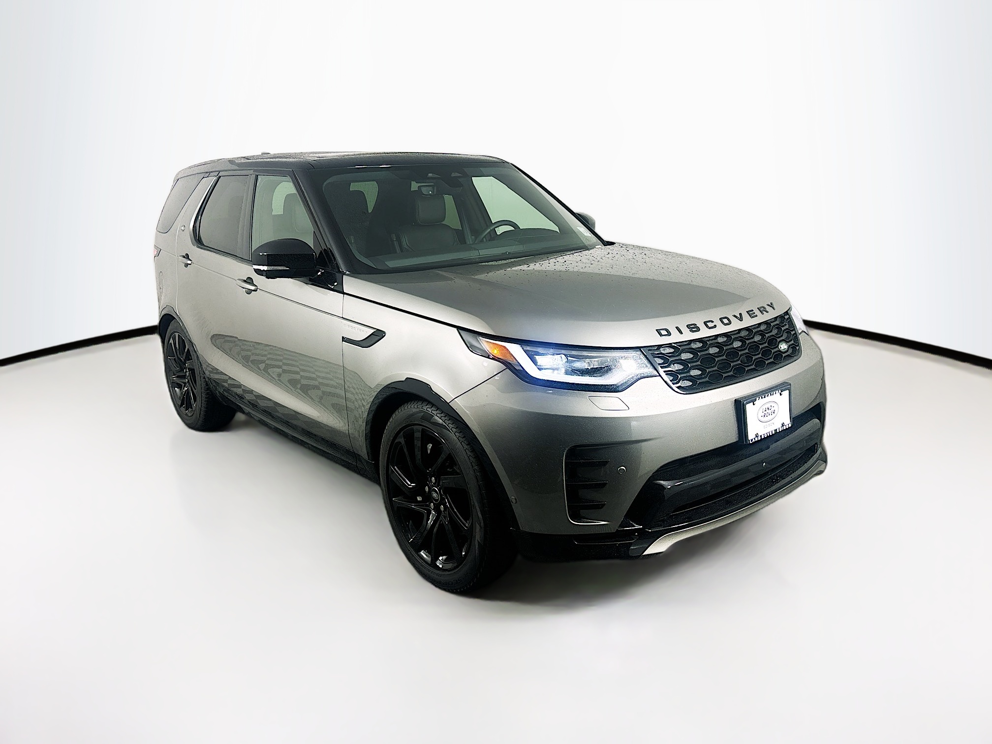 2024 Land Rover Discovery SE photo 3