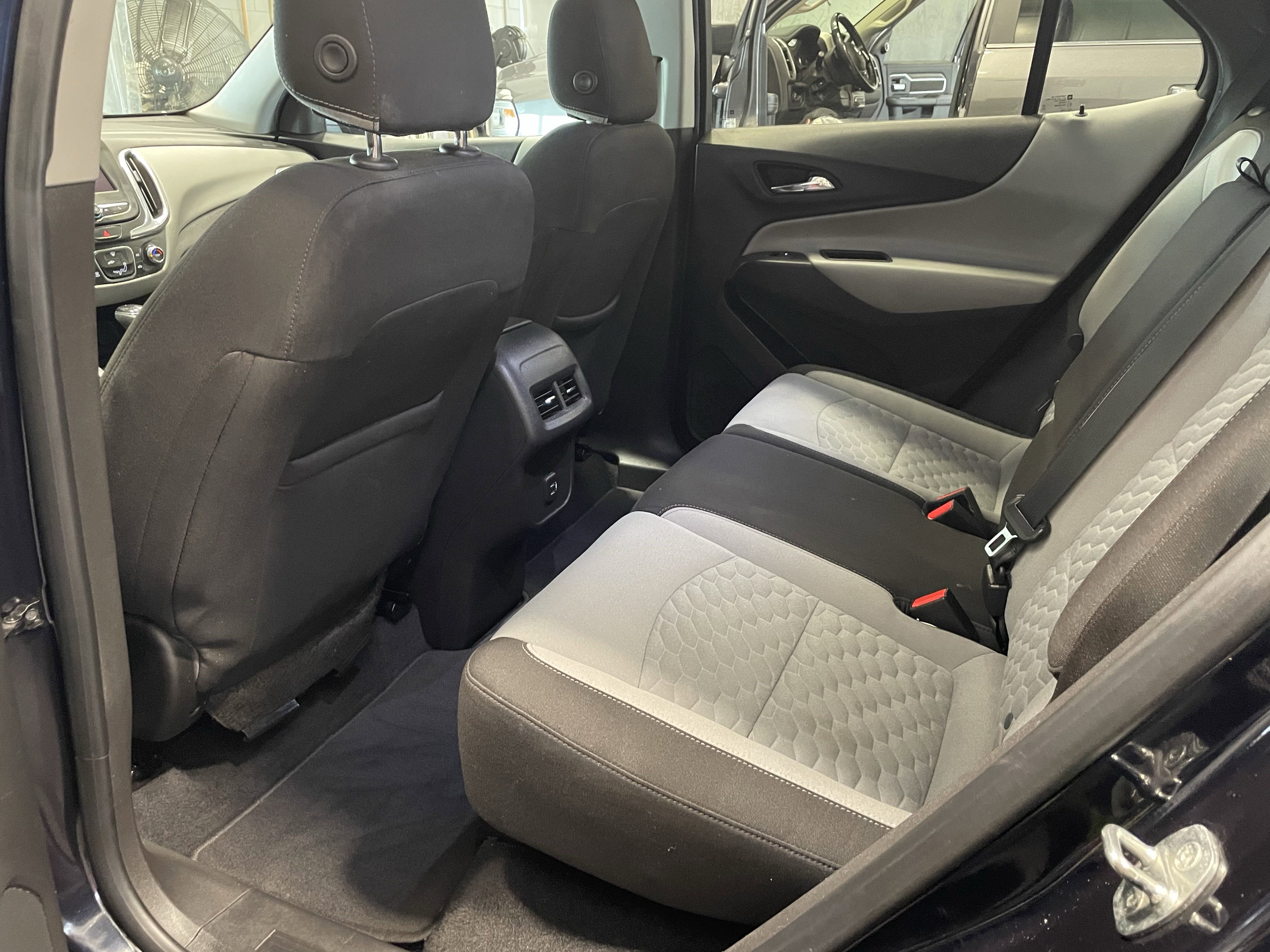 2020 Chevrolet Equinox LS photo 9