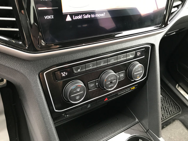 2022 Volkswagen Atlas Cross Sport V6 SEL Premium R-Line photo 22
