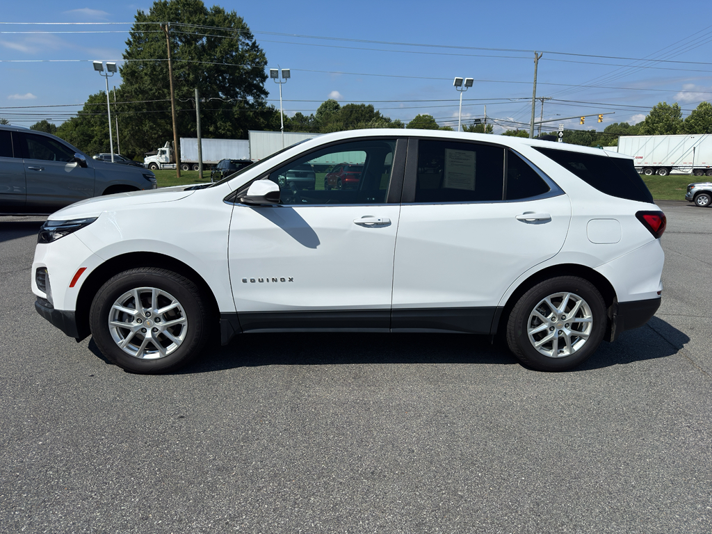 2023 Chevrolet Equinox LT photo 3