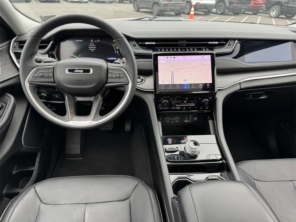 2022 Jeep Cherokee Limited 4xe photo 16