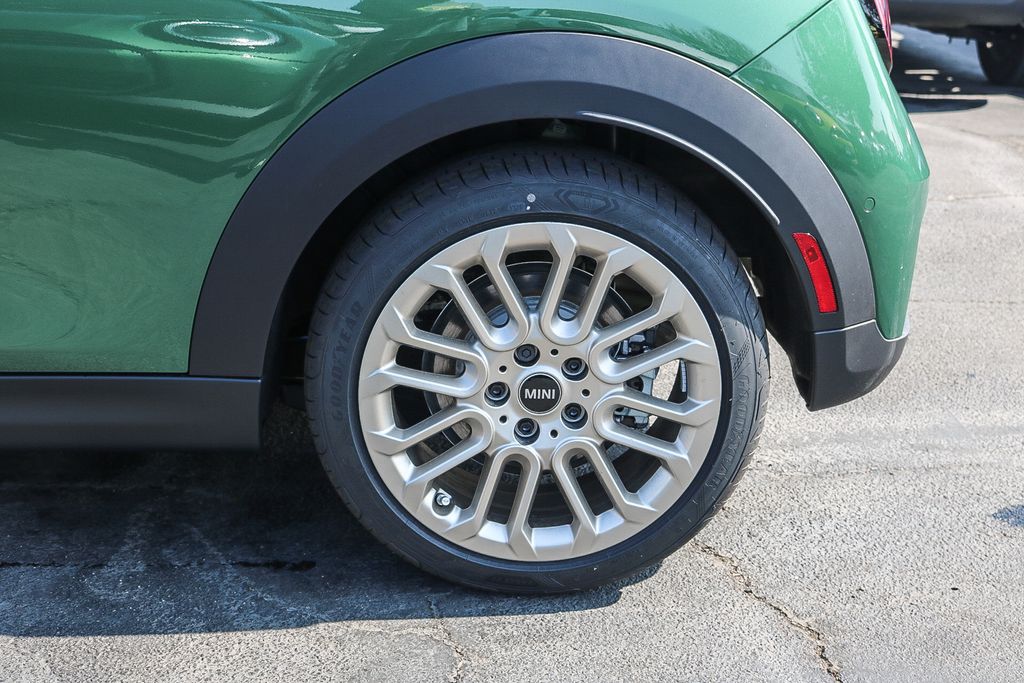 2025 Mini Cooper 2 Door Hardtop Signature photo 11