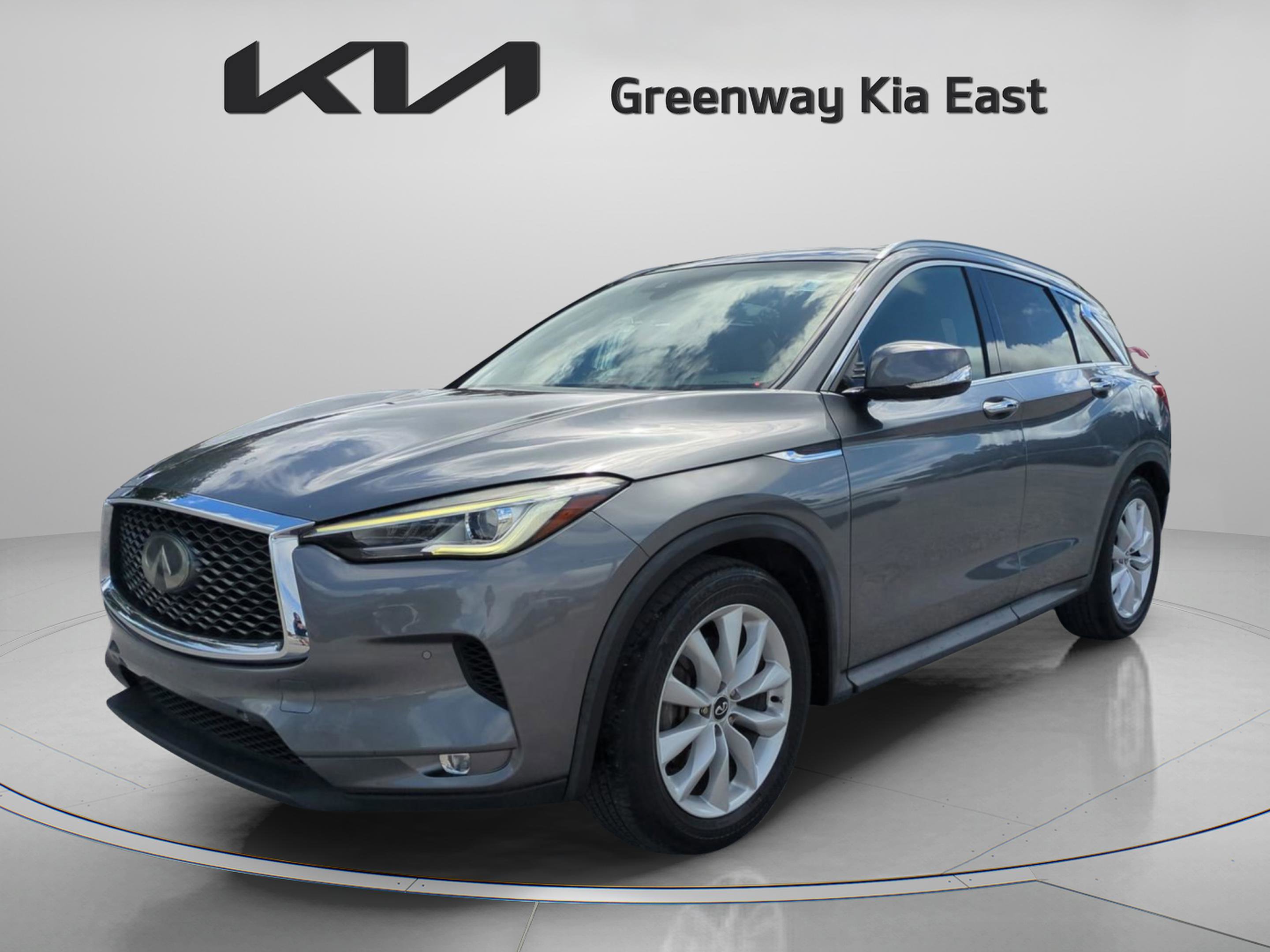 2019 Infiniti QX50 Essential photo 3