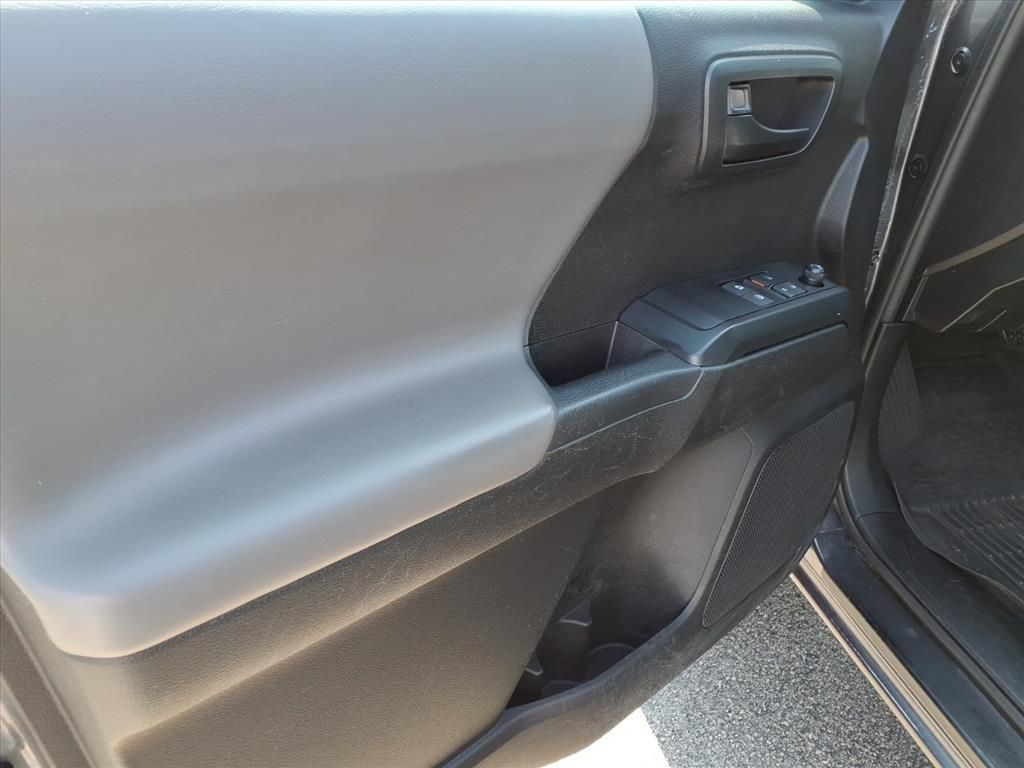 2021 Toyota Tacoma SR 4x4 photo 15