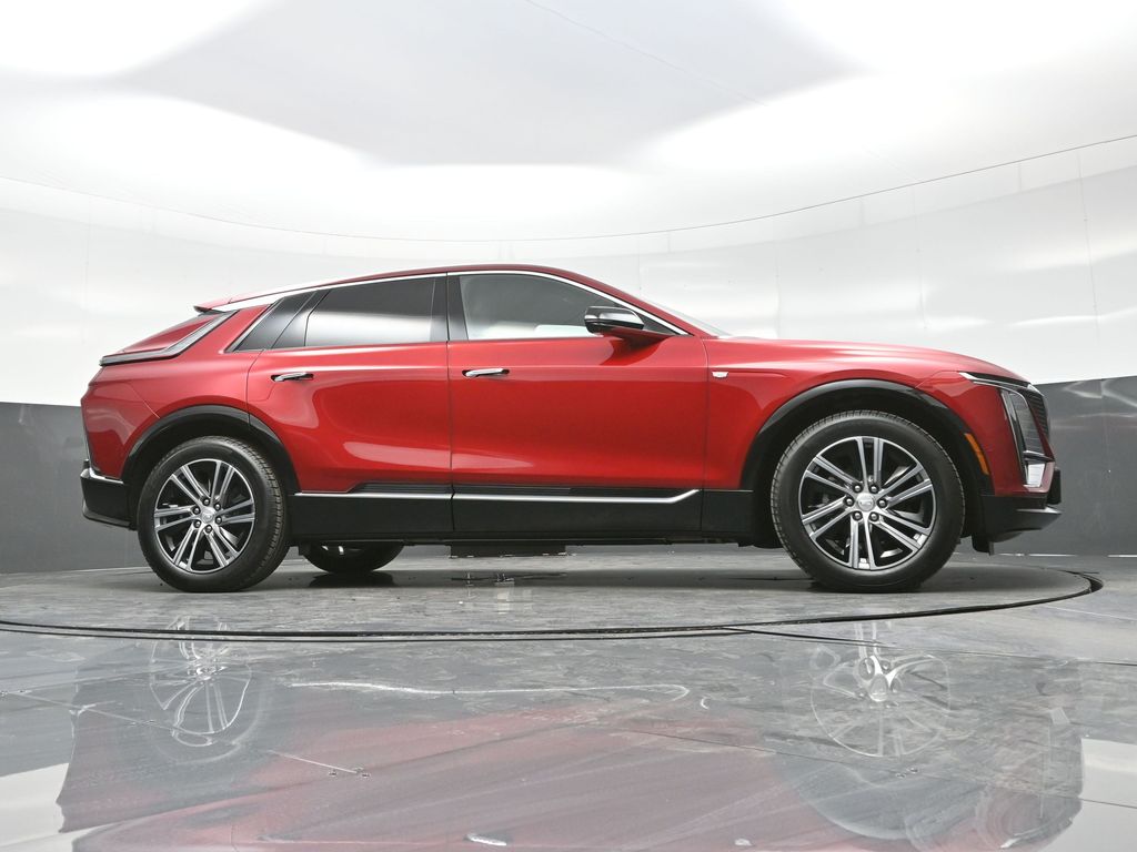 2025 Cadillac Lyriq Luxury photo 21
