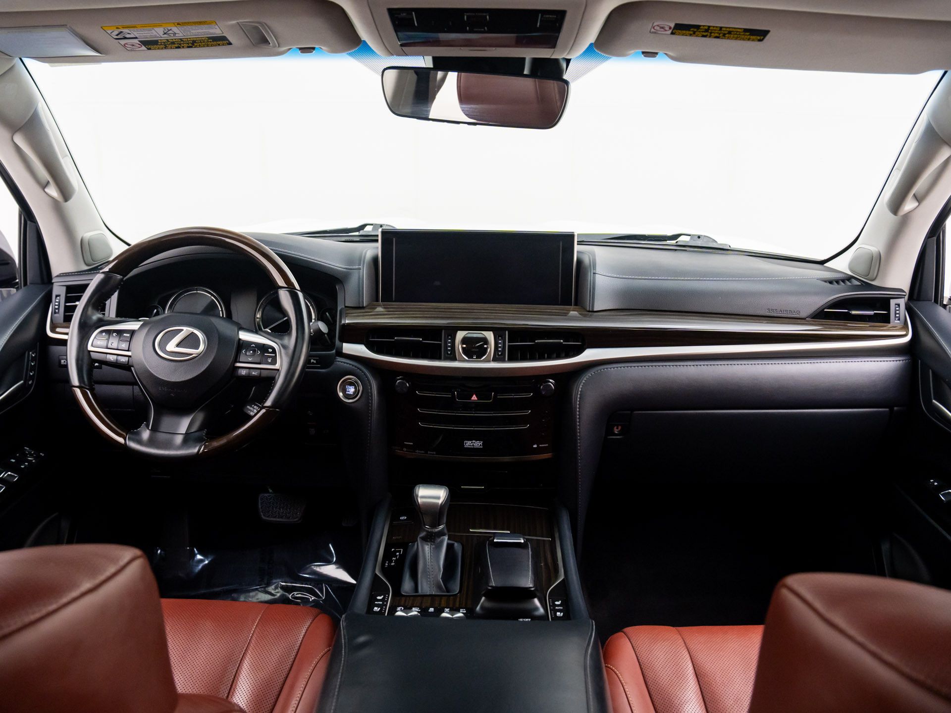 2019 Lexus LX 570 photo 9