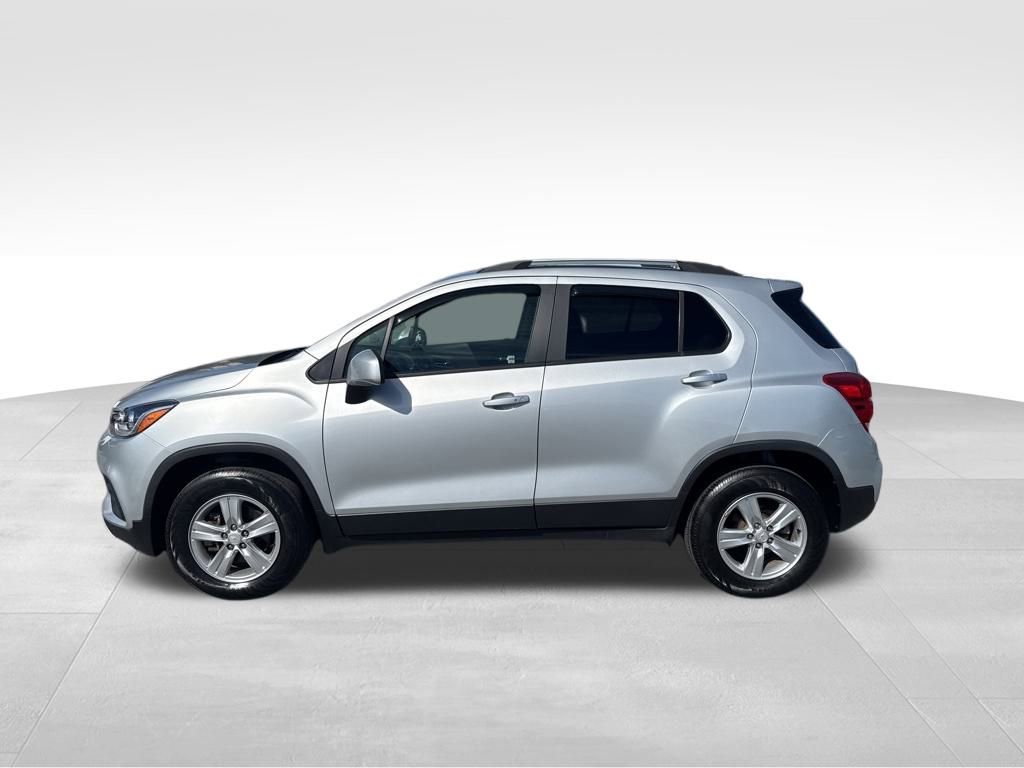 2022 Chevrolet Trax LT photo 2