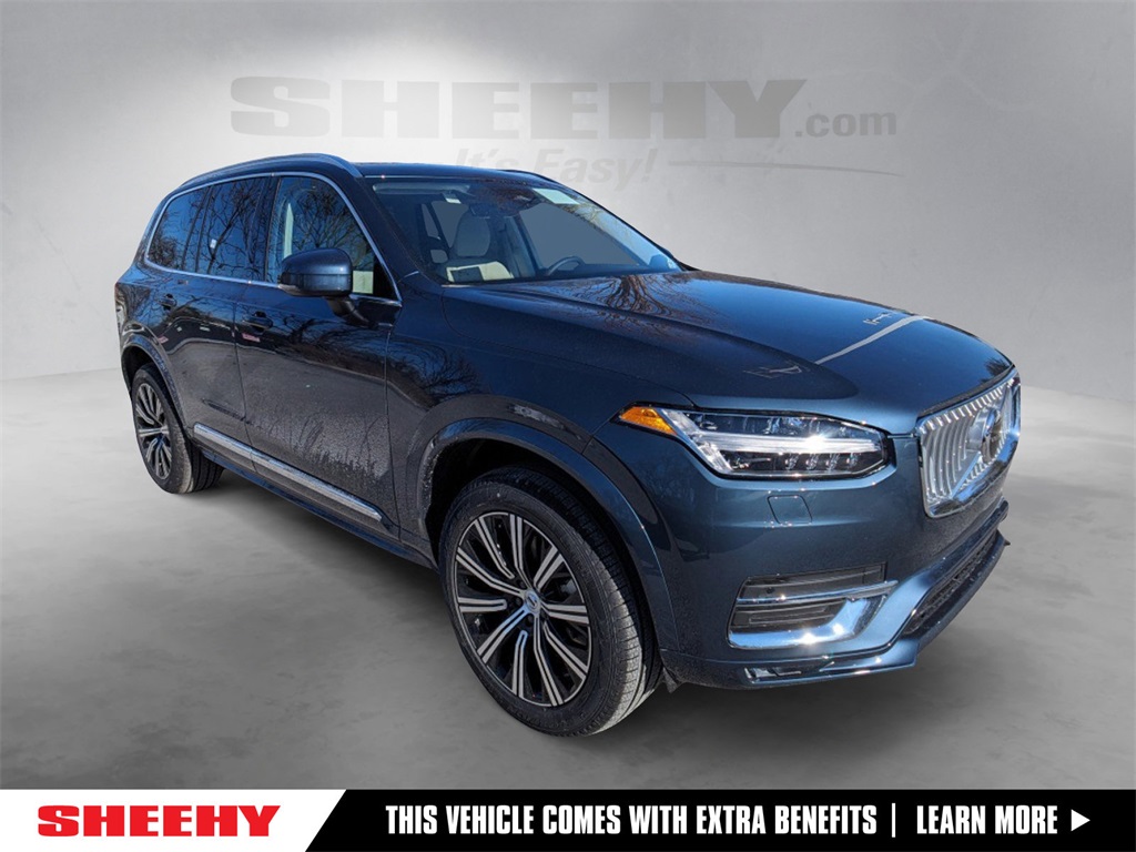 2025 Volvo XC90 Core's photo