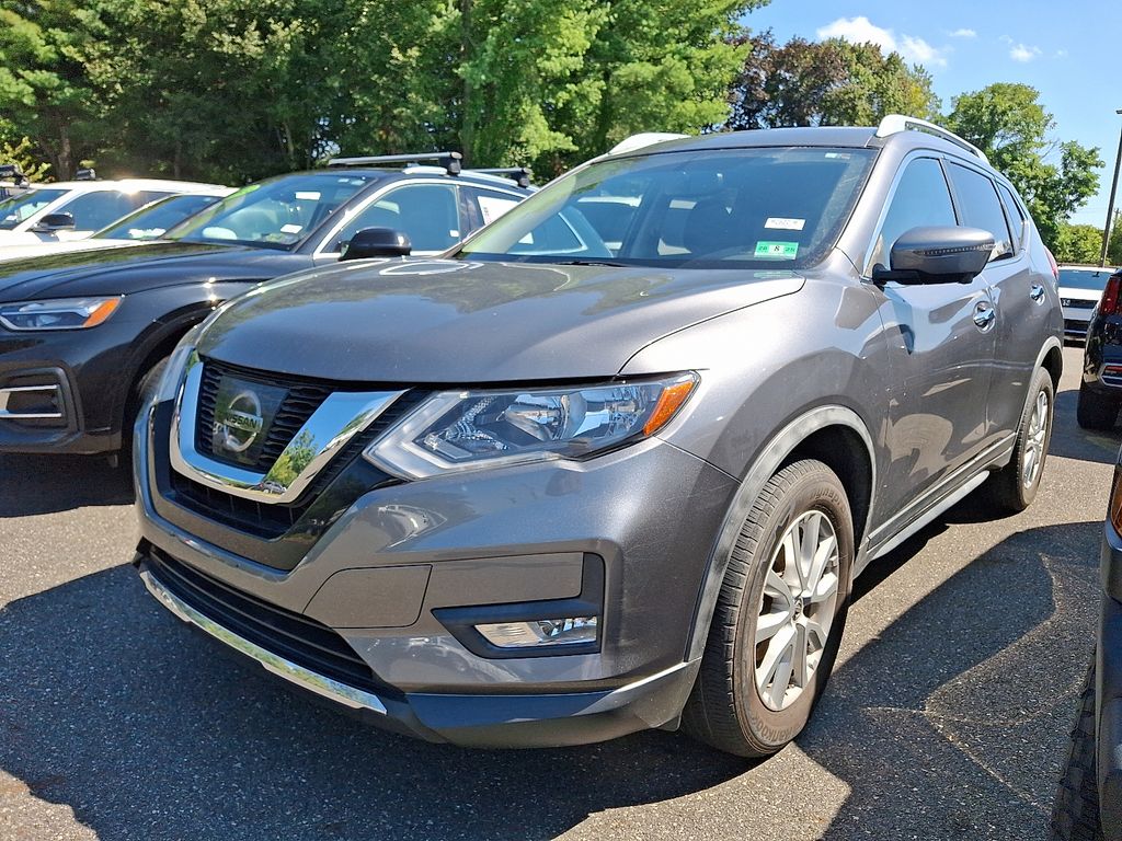 2017 Nissan Rogue SV photo 3