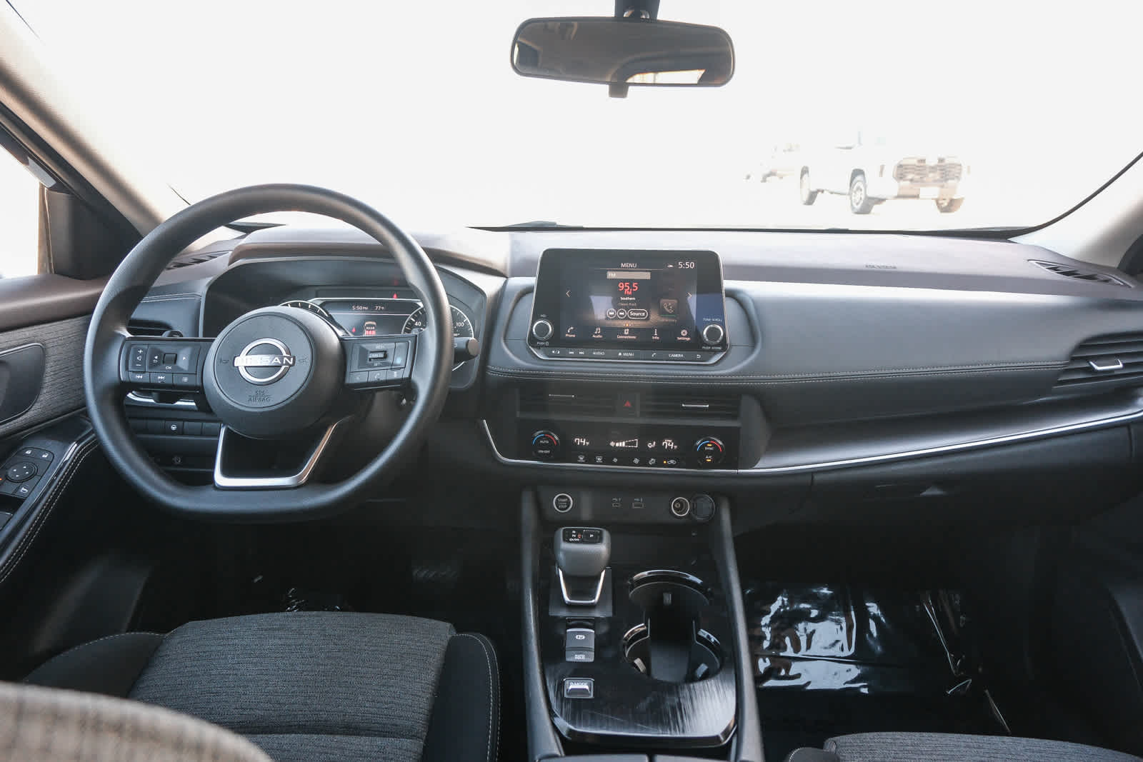 2023 Nissan Rogue SV photo 13